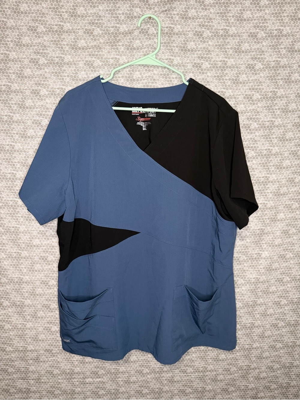 Grey's Anatomy 3XL Two-Tone Blue and Black Scrub Top